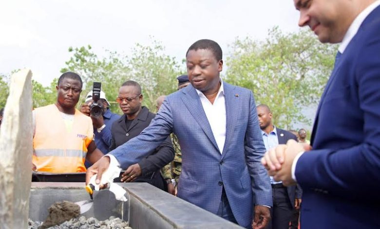 Le chef de l’Etat, Faure Gnassingbé a lancé jeudi à Avétonou (Agou) le projet de développement de la filière avicole intégrée au Togo