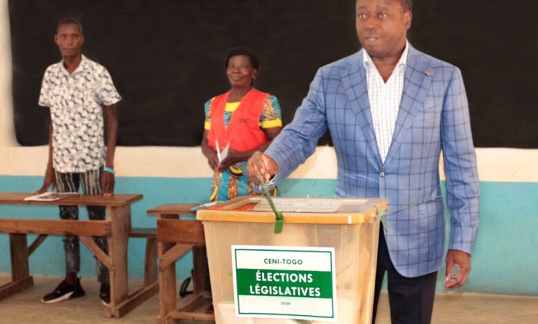 Faure Gnassingbé a voté ce lundi à Pya dans la préfecture de la Kozah. C’est dans le cadre des élections législatives et régionales