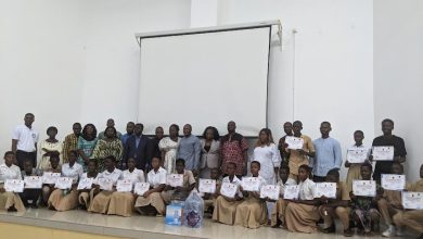 L'association « Enseignement Engagés pour l'Education et l'Environnement » (4E) et son parrain, le maire adjoint de la commune Golfe 1, Espoir Koudjodji ont organisé samedi à Lomé la cérémonie de remise des prix aux lauréats de la 2ème édition du concours Sciences et Lettres