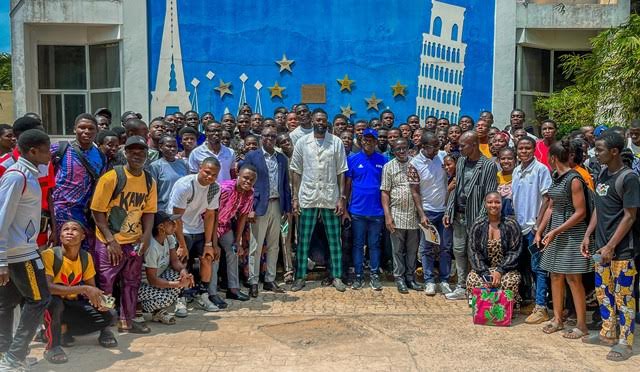 La Fondation Sheyi Emmanuel Adebayor a organisé mercredi à Lomé une rencontre d’échanges avec les étudiants de l'Institut National de la Jeunesse et du Sport (INJS) de l’Université de Lomé (UL)