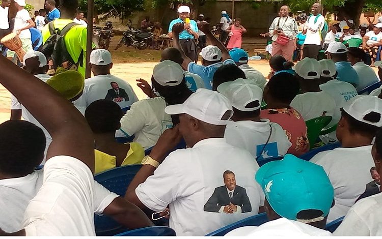 La 20è journée nationale du sport (JNS) a été observée samedi sur toute l’étendue du territoire togolais. La préfecture de Vo n’est pas restée en marge de la manifestation. Elle a été l’occasion pour Victoire Tomégah-Dogbé et les autres élus du parti Union pour la République (UNIR) lors des élections législatives et régionales du 29 avril dernier d’exprimer leur gratitude à la population