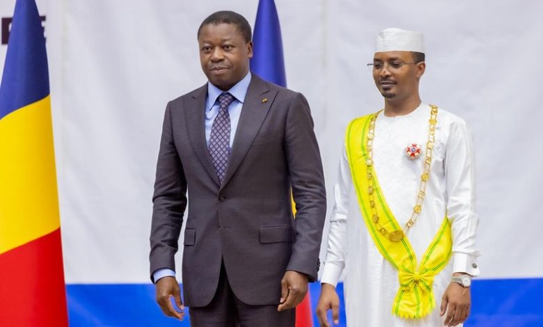 Le président tchadien, Mahamat Idriss Deby a prêté serment jeudi suite à sa réélection le 6 mai dernier. Le chef de l’Etat togolais, Faure Gnassingbé a assisté à l’investiture à Ndjamena