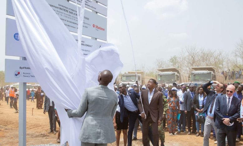 Au Togo, la construction soutenue des ponts revêt une certaine importance pour l'essor socioéconomique, en particulier dans les zones rurales et les régions mal desservies par les infrastructures de transport