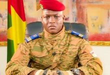 Au Burkina Faso, la durée de la transition dirigée par le capitaine Ibrahim Traoré est prolongée de 5 ans. C’est ce qui ressort des assises nationales démarrées samedi à Ouagadougou pour 2 jours et qui se sont finalement terminées le même jour