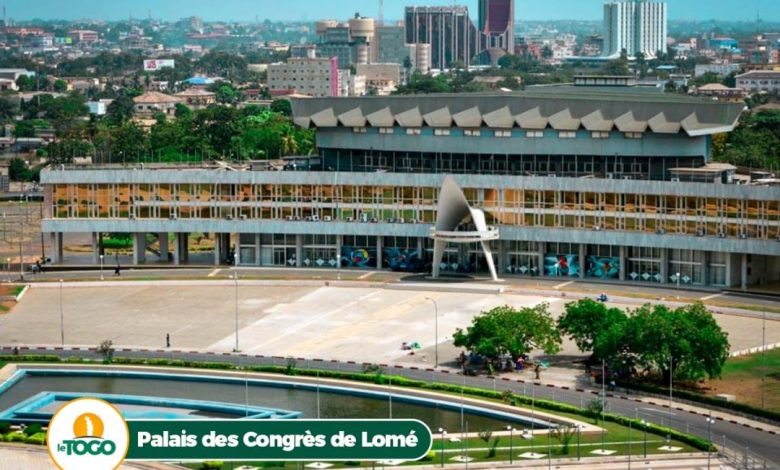 Le Palais des congrès Lomé est fermé depuis le 17 juin dernier jusqu’à nouvel ordre. C’est une décision prise par le ministre des travaux public, Zouréatou Kassa-Traoré.