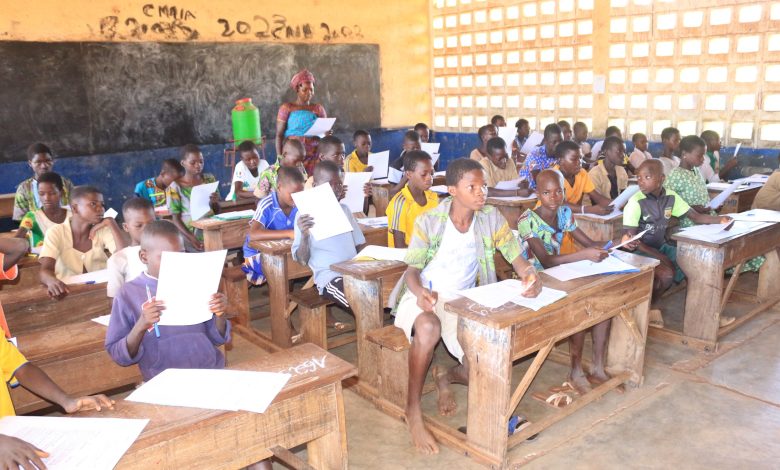 Au Togo, les examens de fin d’année académique 2023-2024 se poursuivent. Après le Baccalauréat 1ère partie (BAC 1) et le Brevet d’Études du Premier Cycle (BEPC), c’est le tour cette semaine des candidats au Baccalauréat 2è partie (BAC 2) et au Certificat d’Études du Premier Degré (CEPD)