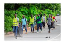 Une opération de salubrité s’est déroulée vendredi à l’Université de Lomé. L’activité intervient à l’occasion de la journée du 21 juin, consacrée à la célébration des martyrs. Elle vise à promouvoir le service à la communauté auprès des jeunes.