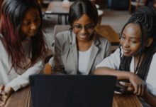 Le ministère de l'économie numérique et de la transformation digitale veut renforcer les  capacités des femmes entrepreneures dans le domaine du numérique et promouvoir l'innovation technologique au sein des entreprises dirigées par des femmes. Un programme intitulé « Nana Tech » a été lancé dans ce sens en fin de semaine dernière