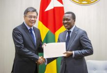 Le président de l’Assemblée nationale, Kodjo Adedze a conféré jeudi dernier avec l’ambassadeur de Chine au Togo, Chao Weidong