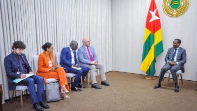 Kodjo Adedze a reçu jeudi dernier à Lomé une délégation d’officiels du Sénat américain. La délégation conduite par John Tomaszewski s’est entretenue avec le président de l’Assemblée nationale sur plusieurs questions d’intérêt commun et de renforcer les relations bilatérales entre le Togo et les États-Unis