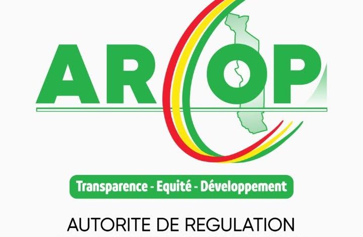 Une commande publique est un contrat passé entre une entité publique (gouvernement, administration, collectivité locale, etc.) et un fournisseur ou un prestataire de services pour l'acquisition de biens, de services ou de travaux. Au Togo, c’est l'Autorité de régulation de la commande publique (ARCOP) qui s’en charge et elle le fait bien.