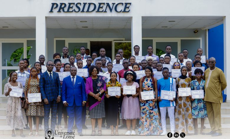 L’Université de Lomé a procédé mardi dernier à la remise des bourses d’excellence aux 50 meilleurs étudiants au cours de l’année académique 2022-2023