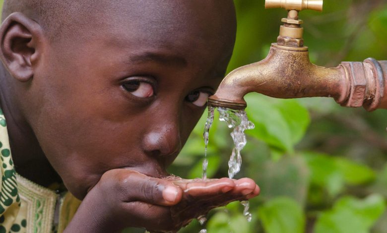 Encore sous le seuil de 50% de desserte en 2014, le Togo a réalisé des avancées notables depuis, dans le domaine de l’accès à l’eau potable