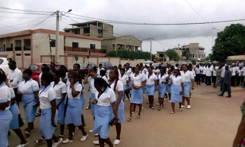 Le gouvernement togolais a lancé vendredi le concours d’entrée aux Ecoles Nationales des Auxiliaires Médicaux (ENAM), aux Ecoles Nationale de Sage-Femmes (ENSF) et à l’Ecole Nationale des Aides Sanitaires (ENAS