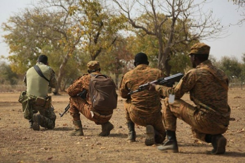 Le gouvernement prend des dispositions pour protéger le Togo contre les incursions terroristes. Dans le but de permettre aux citoyens de signaler tout mouvement et activité suspecte, des numéros verts viennent d’être mis en place.