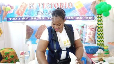 La 5è édition de la Foire Made in Togo bat son plein depuis le 26 juillet dernier au Centre togolais des expositions et foires de Lomé (CETEF). Ce rendez-vous commercial est animé par l’exposition des produits agroalimentaires, artisanaux, textiles et bijoux. Parmi les exposants, figure la société « El Victorio » qui fait des glaces à base des produits locaux.