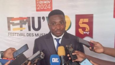 La 5è édition du Festival des musiques de Vo (FEMU’VO) a été lancée lundi à Lomé. C’est à l’occasion d’une cérémonie présidée par le directeur de cabinet du ministère chargé de la culture, Koffi Kpaye en présence de la représentante du directeur général du Centre togolais des expositions et foires de Lomé (CETEF) et d’autres invités