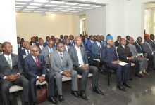 Le ministère des affaires étrangères a ouvert lundi à Lomé une conférence d’échange et de partage avec des ambassadeurs et chargés d’affaires du Togo à l’extérieur. Occasion pour le département du Prof Robert Dussey de présenter aux participants les innovations majeures de la Constitution du 06 mai 2024 et les prochaines étapes de mise en place des différentes institutions prévues par la nouvelle loi fondamentale.