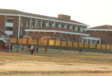 Le ministère des enseignements primaire et secondaire a rendu public lundi la liste des candidats admis au concours d’entrée aux lycées scientifiques du Togo. Après les épreuves qui ont eu lieu le 03 septembre dernier, les candidats déclarés admis poursuivront leurs études aux lycées scientifiques de Lomé et de Kara.